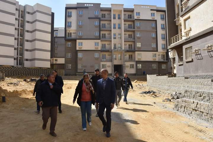 الغيطي يتابع تنفيذ مشروعات الإسكان والطرق بالقاهرة الجديدة
